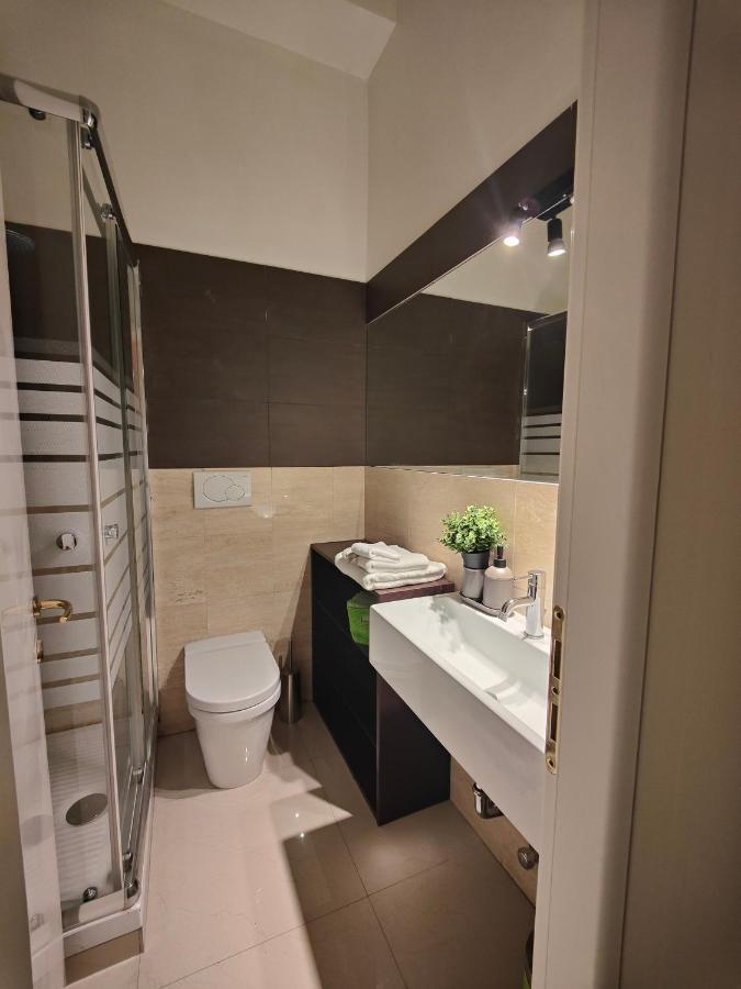 Designed Pop Apartment 2 Bedrooms, 2 Baths In Milan Center - Wifi, Ac, Steps From Subway M1 And M2, Central Station And Airport Connected Экстерьер фото